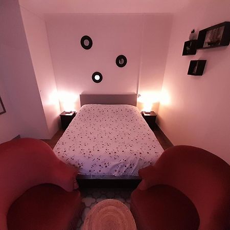 La Chaloupe 4 Bed & Breakfast Thiers Bagian luar foto