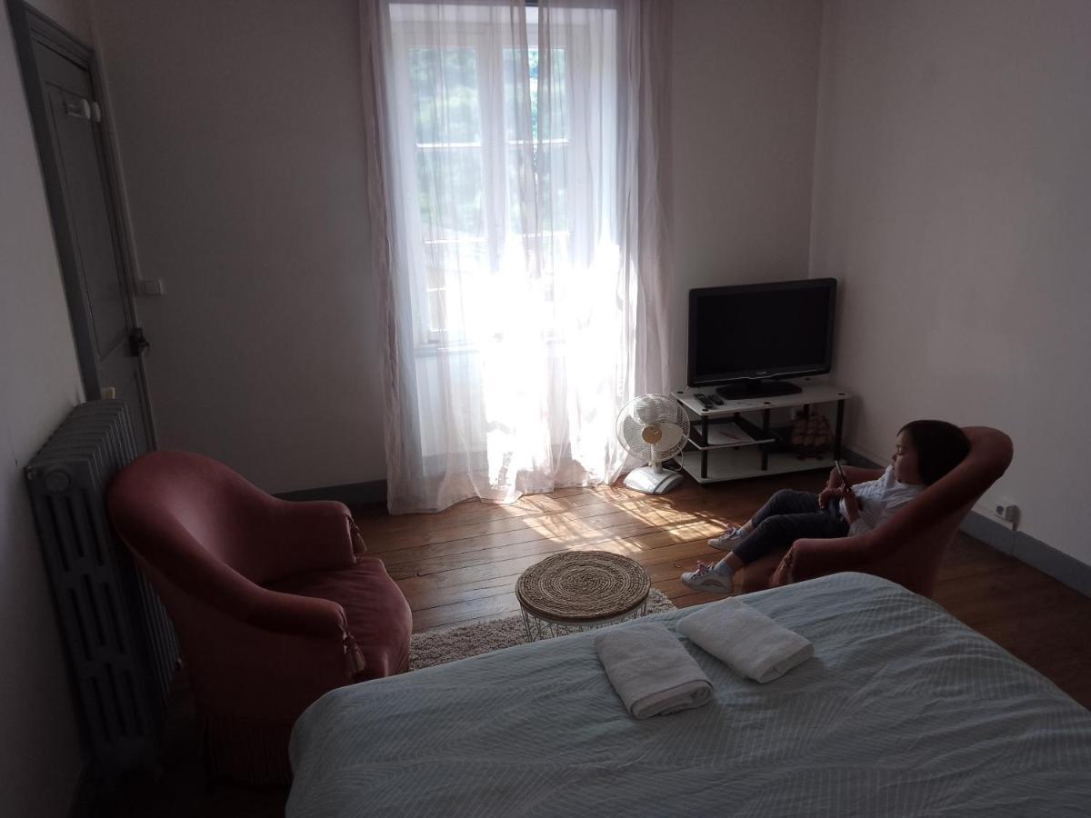 La Chaloupe 4 Bed & Breakfast Thiers Bagian luar foto